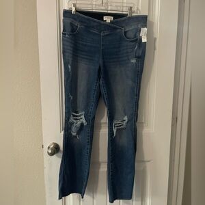 Maurices Cool Comfort slim bootcut pull on jeans. 
high rise, ultimate stretch.